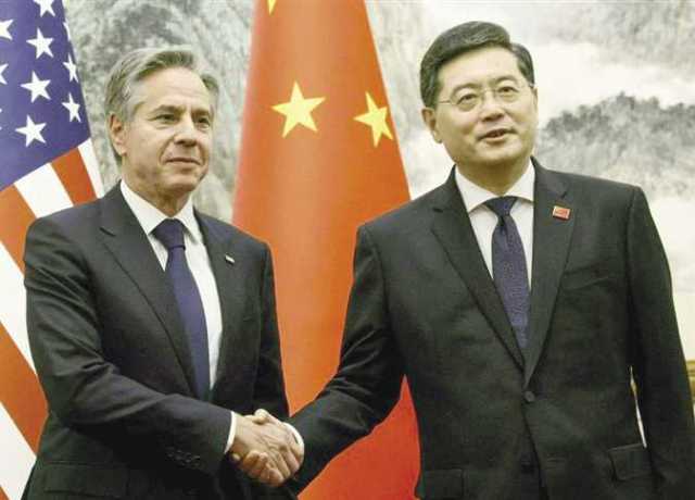 «بلينكن» يدعو بكين إلى إعادة الاتصالات بين الجيشين الأمريكي والصيني