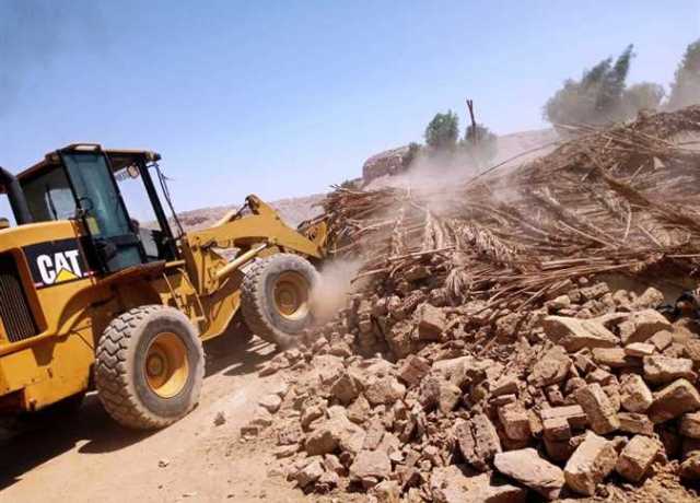 محافظ أسوان يتابع جهود المحليات لإزالة التعديات ورفع الإشغالات