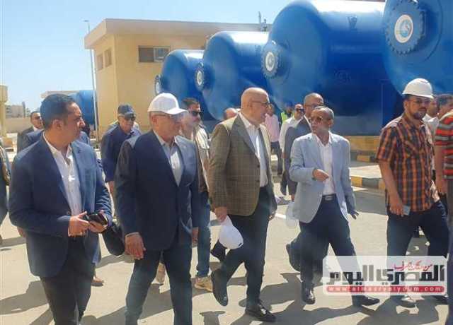 وزير الإسكان ومحافظ البحر الأحمر يتابعان موقف خدمات مياه الشرب والصرف الصحي