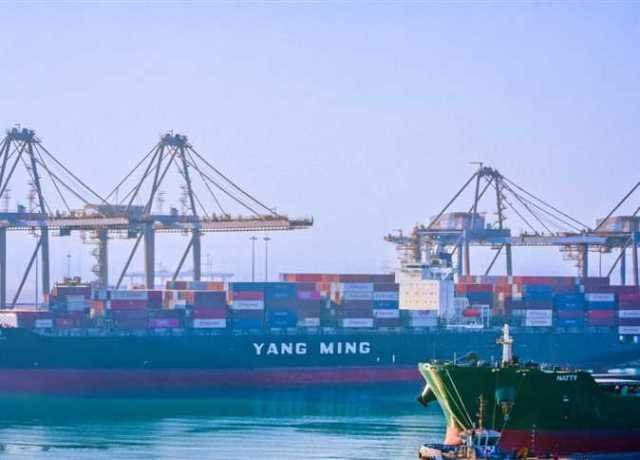 اقتصادية قناة السويس: ميناءي السخنة والأدبية يستقبلان 236 سفينة خلال الربع الأخير للعام المالي 2022/2023