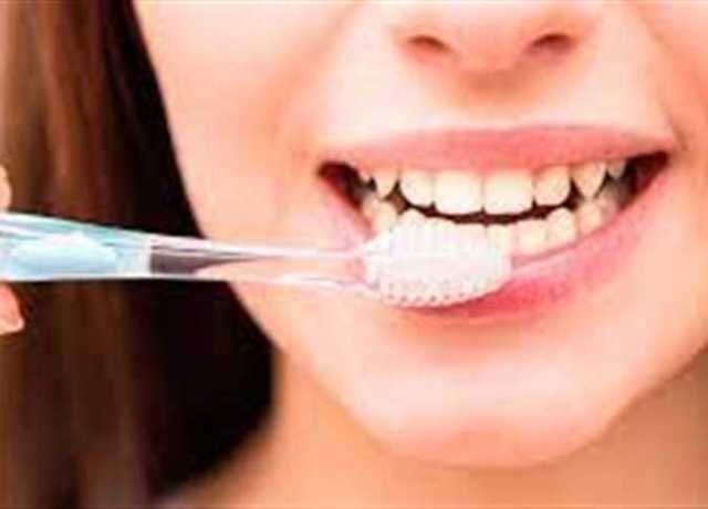 دراسة: تنظيف الأسنان مهم لتجنب الإصابة بضمور الدماغ