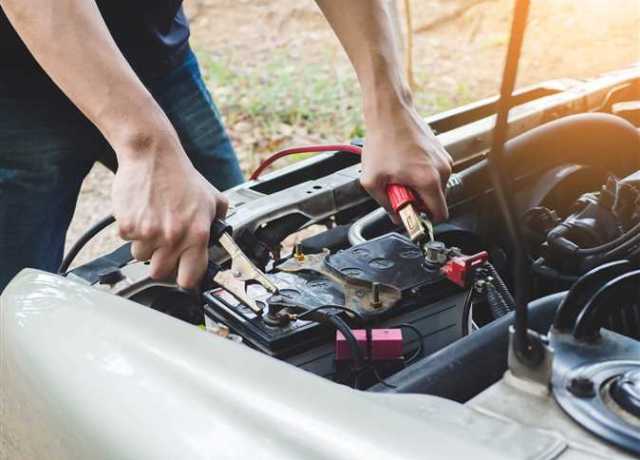 قبل فوات الأوان.. علامات تدل على أن بطاريتك سيارتك فارغة