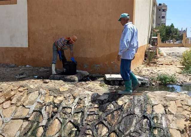 استمرار نزح مياه الصرف الصحي من حي الريسة بمدينة العريش