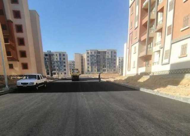 رئيس جهاز حدائق العاصمة يتفقد مشروعات الطرق والإسكان الجاري تنفيذها بالمدينة