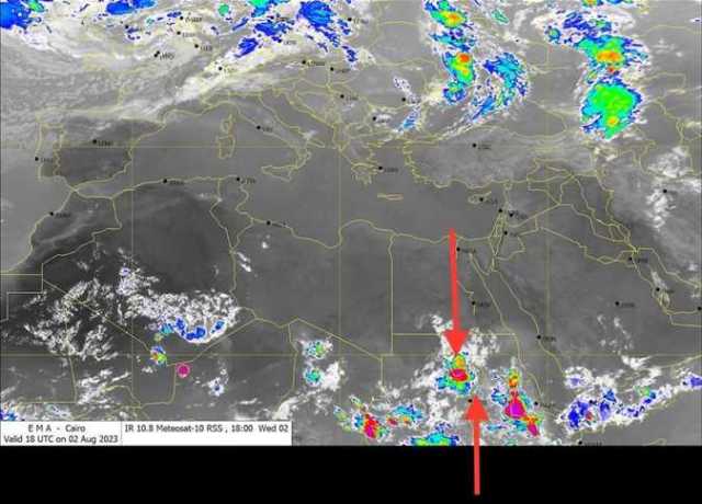 لماذا ضربت الأمطار الصيفية صعيد مصر؟.. الأرصاد تُجيب وتكشف حالة الطقس اليوم وغدًا