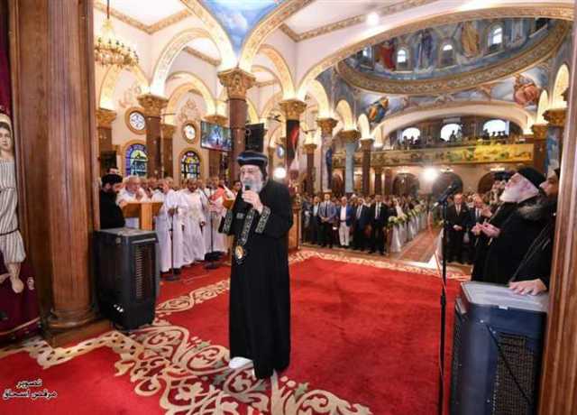 بدء صلاة العشية في كنيسة السيدة العذراء والقديس يوسف البار بالإسكندرية بحضور البابا تواضروس (صور)