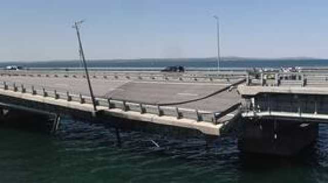 حركة المرور العكسية على جسر القرم في الجزء المتضرر فقط
