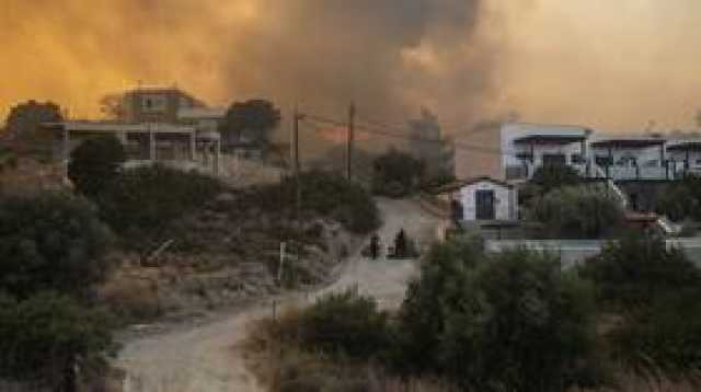 اليونان.. اعتقال العشرات على خلفية الحرائق