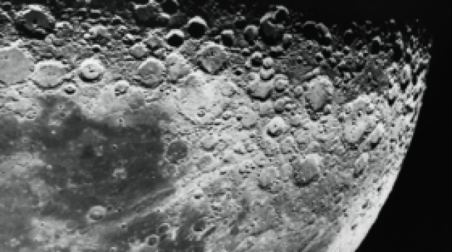 إطلاق 'لونا-25' سيساعد على تدقيق فرضية ظهور القمر