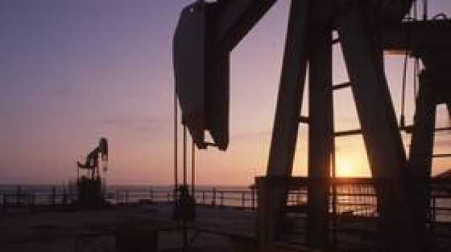 ارتفاع أسعار النفط إثر بيانات متعلقة بمخزونات الخام