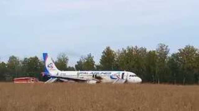 شاهدة عيان تروي تفاصيل هبوط الطائرة الروسية في حقل القمح
