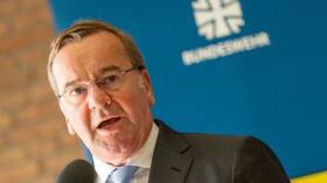 وزير الدفاع الألماني منزعج من 'دعوات السلام'