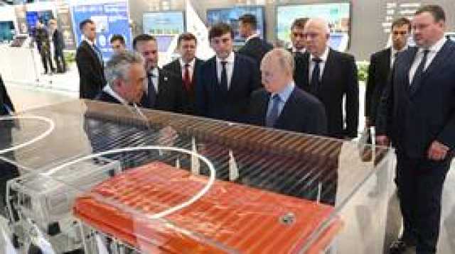 بوتين يتفقد مدرسة للبرمجة والتكنولوجيا في شمال روسيا