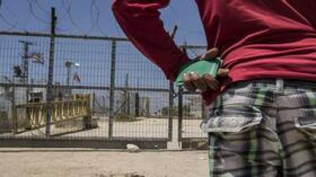 الأسرى الإداريون في سجن النقب يضربون الخميس عن الطعام تضامنا مع الفسفوس