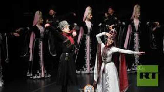 عرض مسرحي لفرقة 'كباردينكا' بالمركز الثقافي الملكي بعمان بحضور السفير الروسي