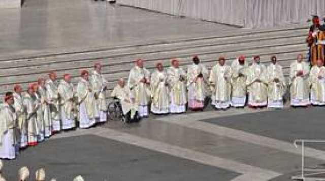 الفاتيكان.. بدء أعمال مجمع الأساقفة وسط منح حق التصويت للنساء