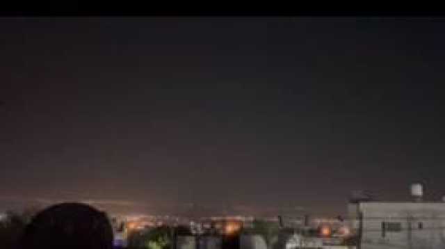 الجيش الإسرائيلي يقتحم أريحا ويحاصر منزلا في مخيم عقبة جبر (فيديو)
