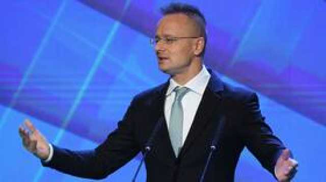 وزير الخارجية المجري: الاتحاد الأوروبي يتعامل مع الصراع في أوكرانيا مثل لعبة كمبيوتر