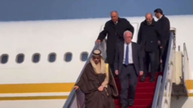 أربعة وزراء عرب على طائرة واحدة تحط في الصين
