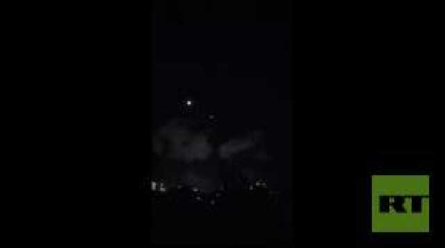 لقطات فيديو لأكبر ضربة صاروخية شنتها كتائب القسام على مناطق واسعة من إسرائيل قبل قليل (فيديوهات)