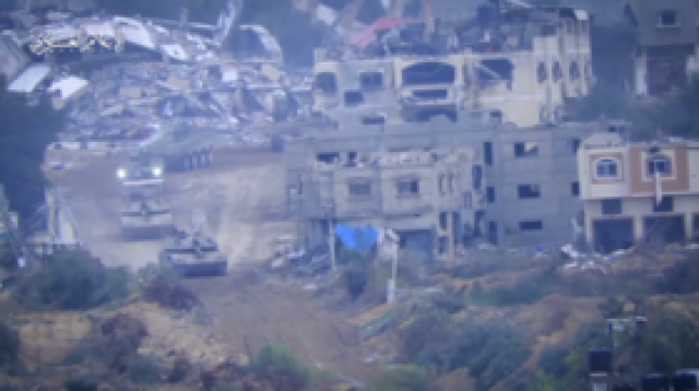 'القسام' تستهدف جيبا إسرائيليا من نوع 'همر' بصاروخ 'كورنيت' مضاد للدروع شمال غزة (فيديو)