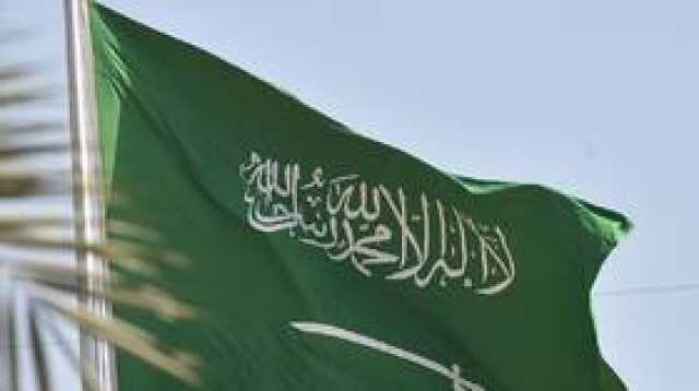 السعودية..القبض على أجنبي ارتكب جريمة هزت المملكة وتسليمه إلى الشرطة (فيديوهات)