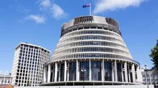 نائبة في برلمان نيوزيلندا تستقيل بعد ضبطها تسرق من المتاجر (فيديو)