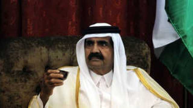 أمير قطر السابق يتابع خطاب أبو عبيدة خلال حضوره مباراة بكأس آسيا 2023 (صور)