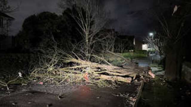 أيرلندا الشمالية.. عاصفة 'إيشا' تقطع الكهرباء عن آلاف المنازل