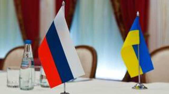 كاتب سيرة زيلينسكي يكشف عن مطلب للغرب في المفاوضات بين موسكو وكييف