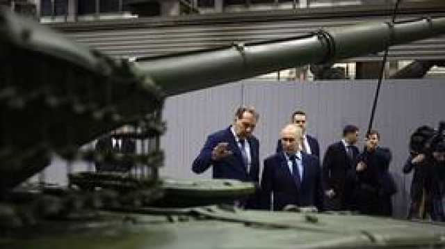 بوتين يتفقد ورشة جديدة في 'أورال فاغونزافود' لتصنيع ناقل حركة للمركبات العسكرية
