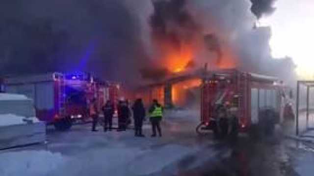اندلاع حريق بمستودع في نوفوسيبيرسك الروسية