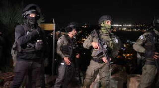 'لضيق المساحة'.. إسرائيل تفرج عن عشرات الفلسطينيين المحتجزين إداريا