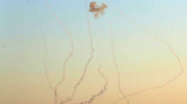 وسائل إعلام: دوي صافرات الإنذار في مستوطنات شمال إسرائيل إثر إطلاق رشقة صاروخية كبيرة من لبنان-فيديو