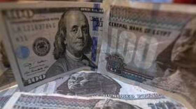 الدولار يرتفع إلى مستوى تاريخي في البنوك المصرية