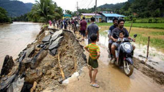 مقتل 26 شخصا وفقدان 11 آخرين في فيضانات جزيرة سومطرة الإندونيسية