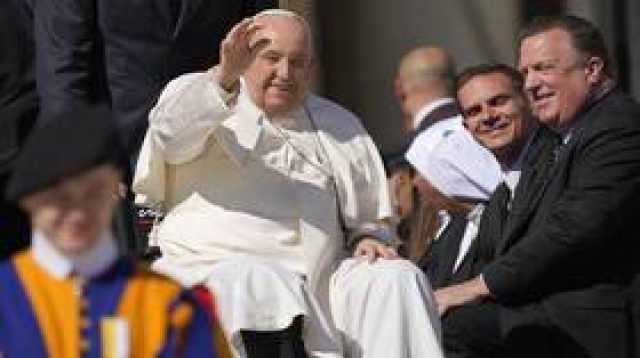 'تاس': الفاتيكان قلق إزاء تقارير إعلامية كاذبة حول البابا