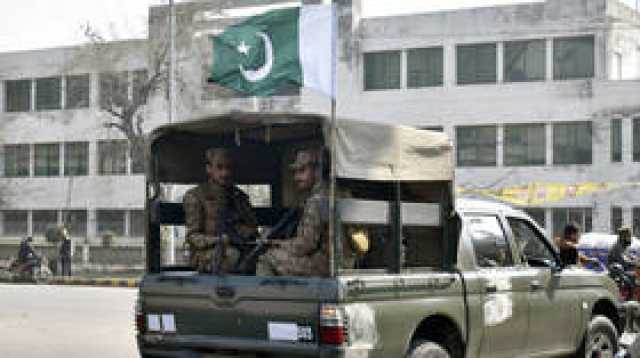 الشرطة الباكستانية تبحث عن مسلحين اختطفوا 8 ركاب حافلة وقتلوهم جنوب غرب البلاد