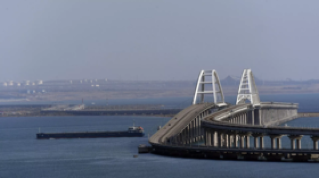 صحيفة 'ذا صن': أوكرانيا تستعد لتدمير جسر القرم منتصف يوليو المقبل