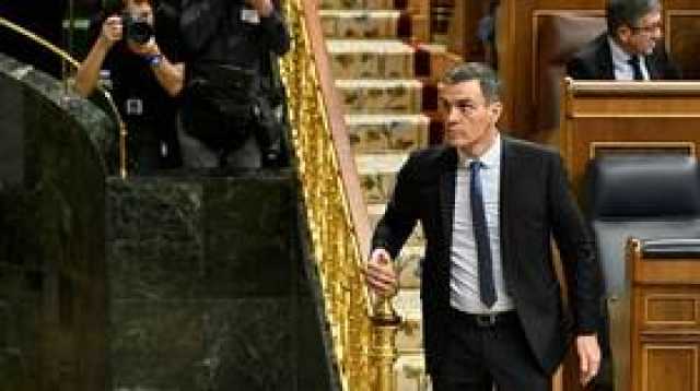 بعد فتح تحقيق ضد زوجته.. رئيس وزراء إسبانيا يفكر في تقديم استقالته ويعلق أنشطته حتى 29 أبريل