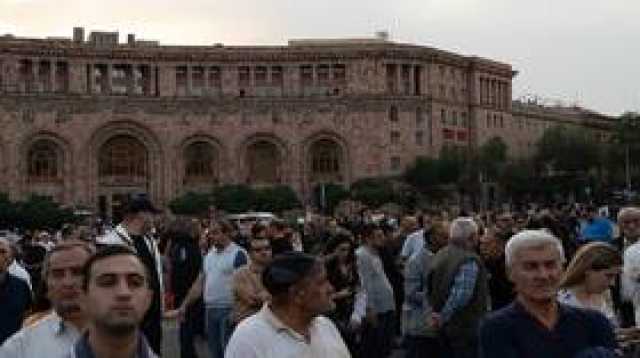يريفان.. اعتقال 113 متظاهر طالبوا باستقالة باشينيان (فيديو)