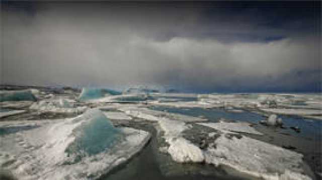 الماء الدافئ يذيب 'نهر يوم القيامة الجليدي' ويثير قلق العلماء بشأن تأثيراته الوخيمة