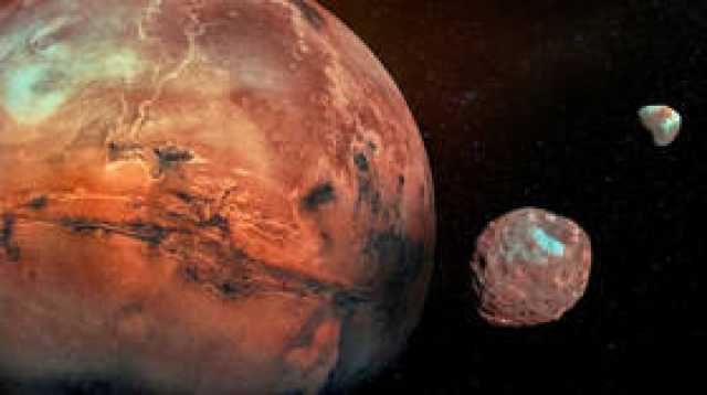 صور قديمة تكشف بعض أسرار قمر 'الخوف' الغامض قرب المريخ