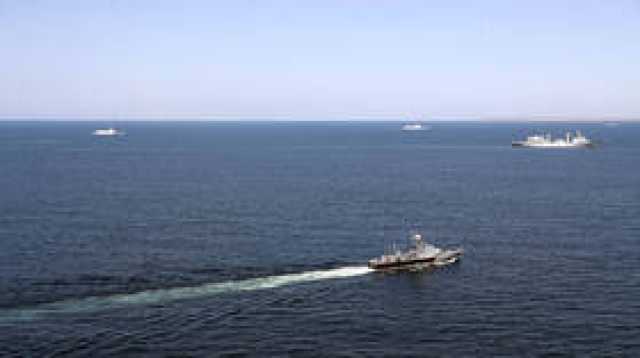 الشركة المالكة لسفينة تعرضت لهجوم حوثي بالبحر الأحمر توضح أنها كانت محملة بالحبوب وتتجه لإيران (صور)