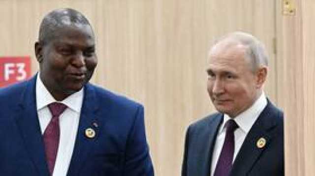 رئيس إفريقيا الوسطى يشكر بوتين على إمداد بلاده بالحبوب مجانا