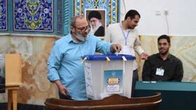 للمرة الثالثة.. لجنة الانتخابات الإيرانية تمدد فترة التصويت ساعتين إضافيتين وحتى منتصف الليل
