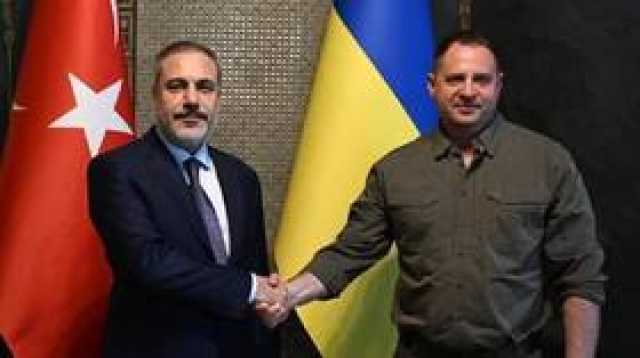 فيدان يلتقي رئيس مكتب زيلينسكي ووزير دفاع نظام كييف عمروف بأنقرة