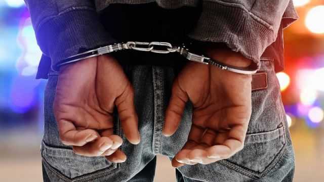 القبض على 4 مطلوبين بتهمة المخدرات في كربلاء