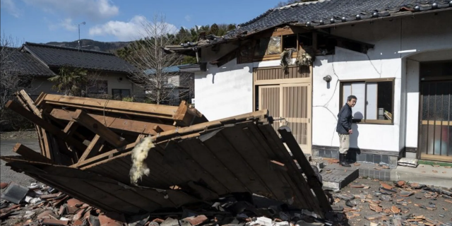 زلزال شدته 7.4 درجات يضرب اليابان وتحذيرات من تسونامي