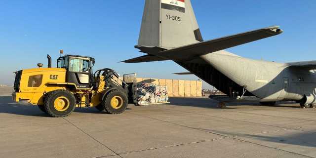 بالصور.. الطائرات العراقية تنقل الوجبة الـ9 من المساعدات الإنسانية إلى اهالي غزة